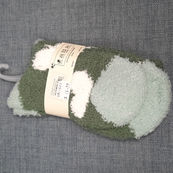 Socks Sox Sock Fuzzy Soft Slipper Thick Warm Cozy Unisex Hearts Love - Picture 2 of 3